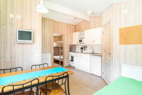 First Camp Bredsand-enk�ping