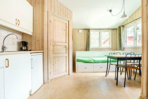 First Camp Bredsand-enk�ping