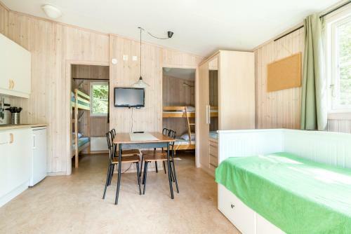 First Camp Bredsand-enk�ping