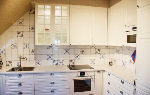 Four-bedroom Apartment In Hemse