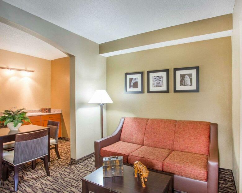 Hotel Comfort Suites