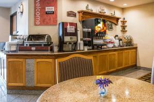 Hotel Comfort Suites