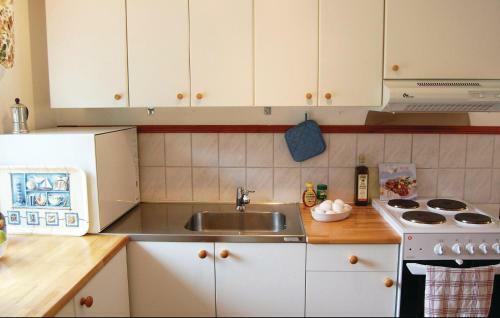 Two-bedroom Holiday Home In Knared