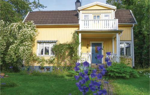 Four-bedroom Holiday Home In Motala