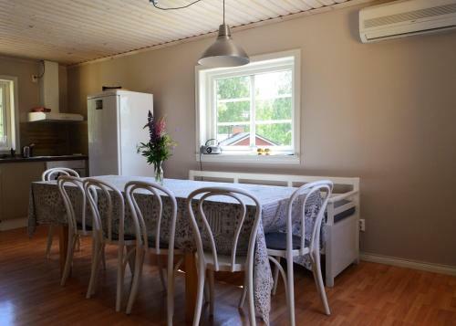 K39 Thistle Cottage