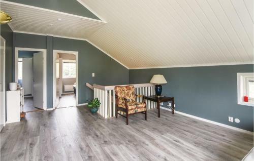 Four-bedroom Holiday Home In Stromstad