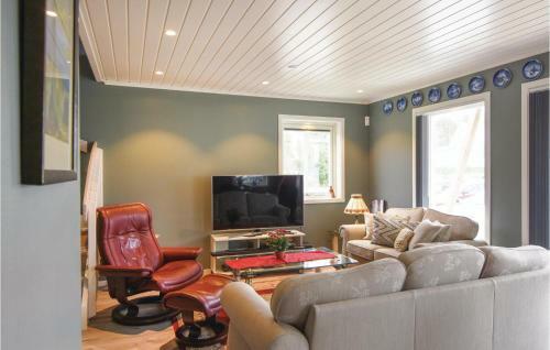 Four-bedroom Holiday Home In Stromstad