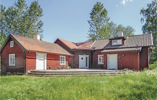 Three-bedroom Holiday Home In Sodertalje