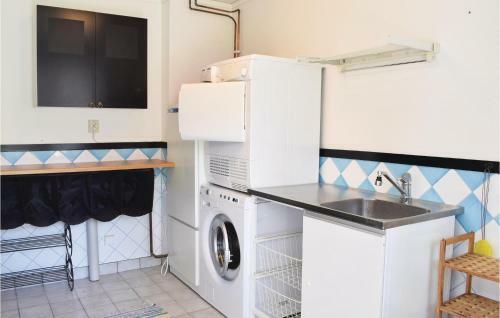Five-bedroom Holiday Home In Visby
