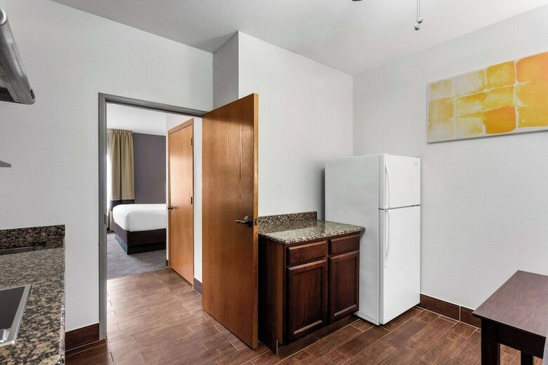 Hotel Comfort Suites