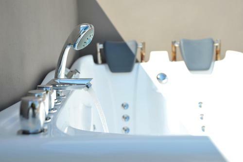 Athenian Riviera Hotel& Suites