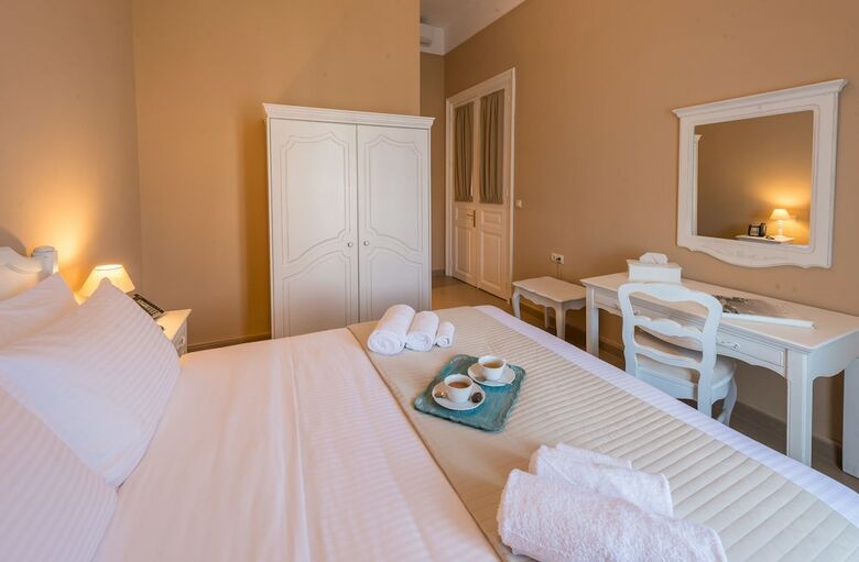 Hostal Palladian Home