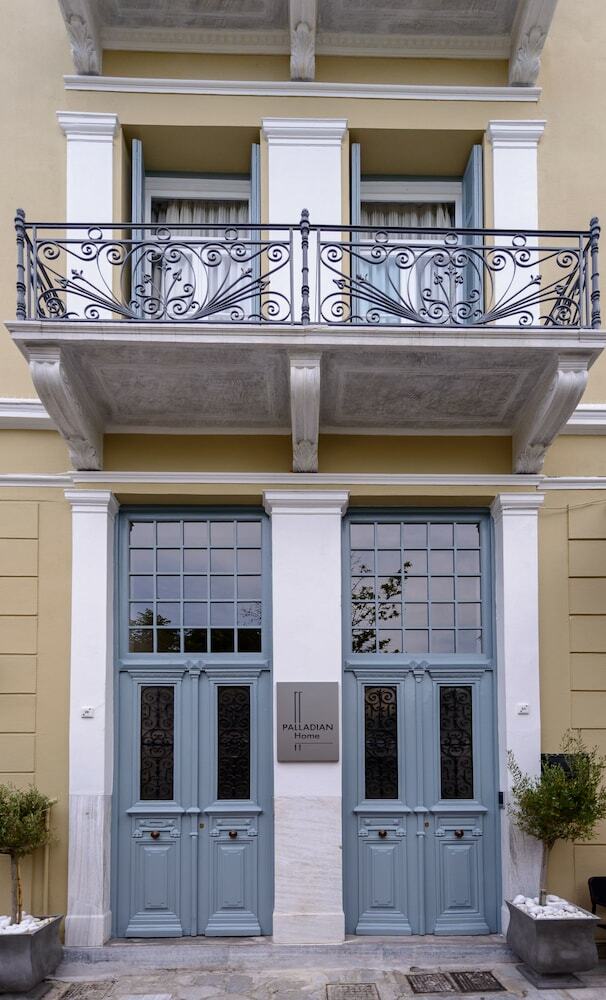 Hostal Palladian Home