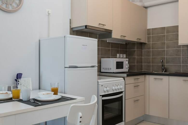 Alekos Apartments