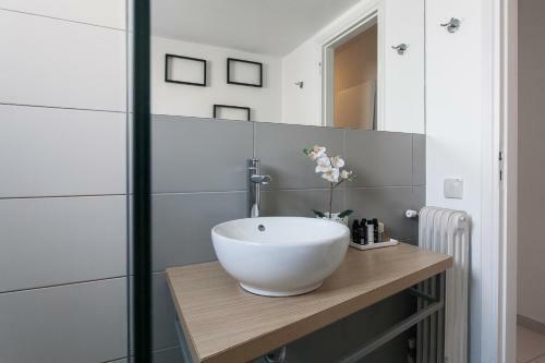 Central Cozy Apartments In Plaka By Upstreet