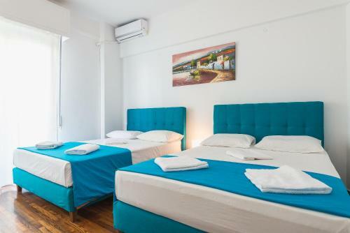 Super Paradise Apartments