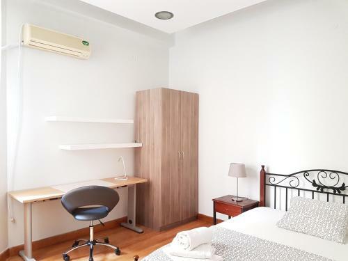 Apartamento Errathens Pine Red And Taupe
