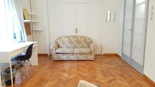Apartamento Errathens Pine Red And Taupe
