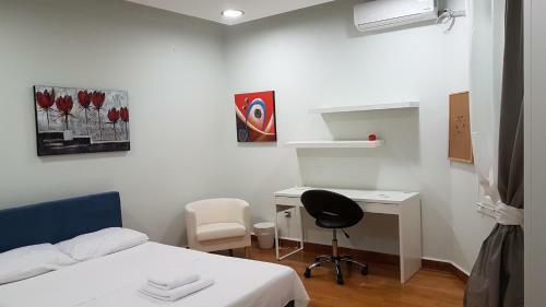 Apartamento Errathens Pine Red And Taupe