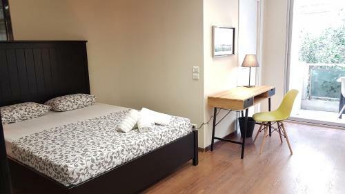 Errathens Cherry And Berry Apartments