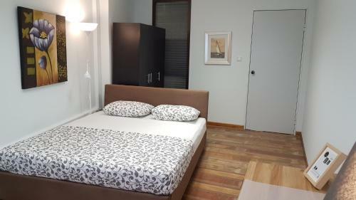 Errathens Cherry And Berry Apartments