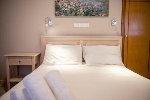Aloni Studios & Apartments
