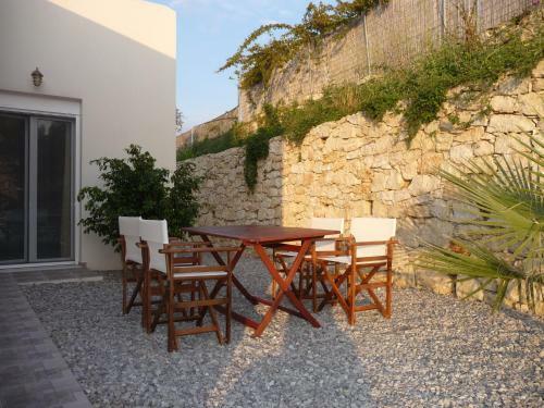 Cozy Villa In Agia Triada With Pool And Deckchair