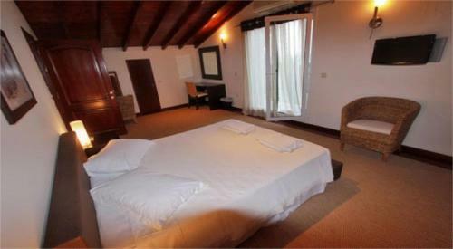Beachfront Villa Benele