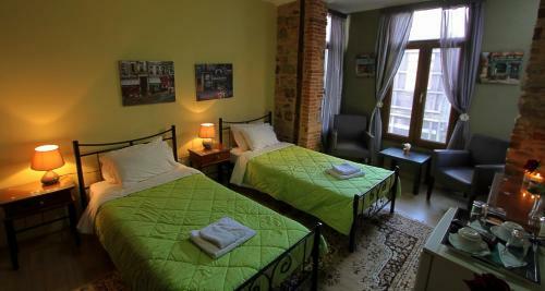Hostal Ionia Rooms