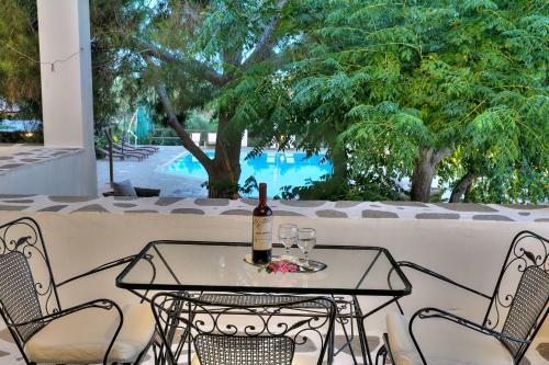 Tzane Apartments