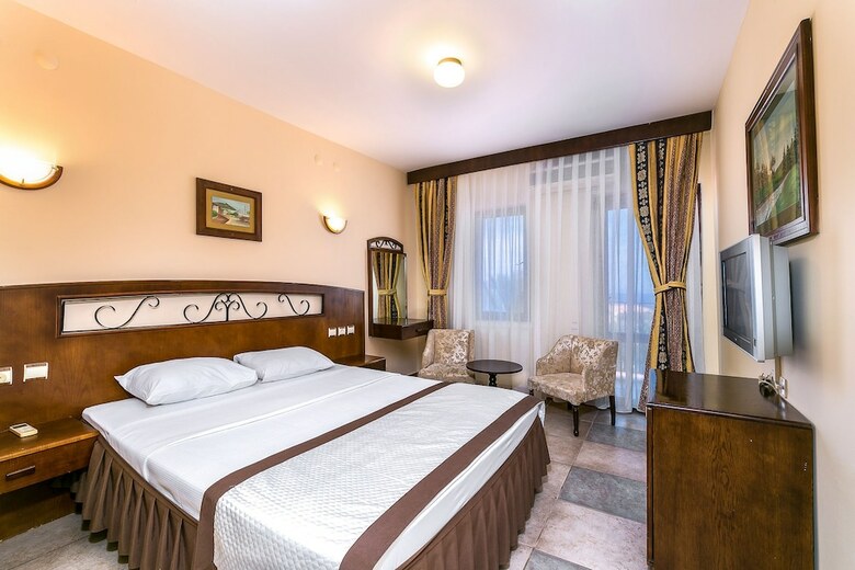 Phellos Hotel