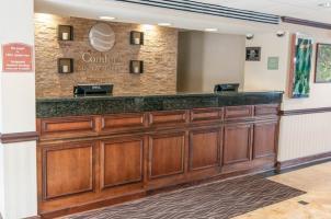 Hotel Comfort Inn & Suites