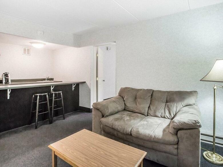 Hotel Econo Lodge Inn & Suites