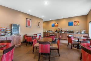 Hotel Comfort Inn & Suites