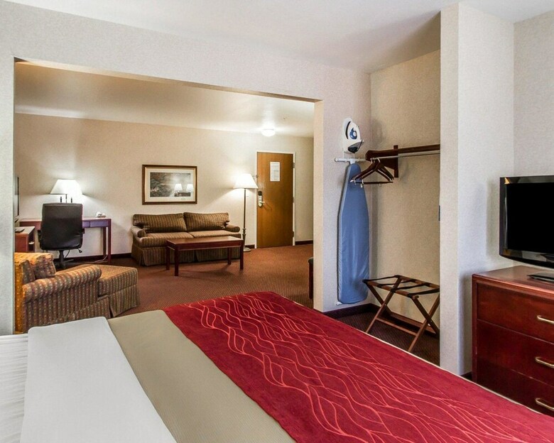 Hotel Comfort Inn & Suites