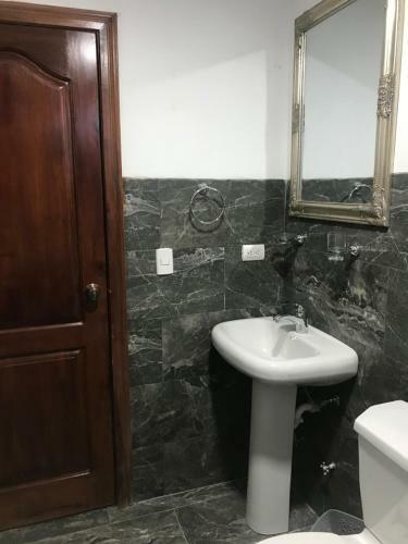 Hostal Paseo Del Rio