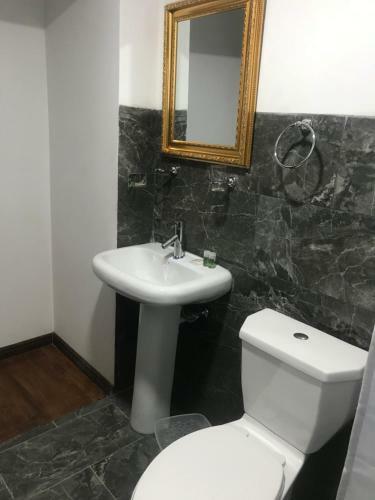 Hostal Paseo Del Rio