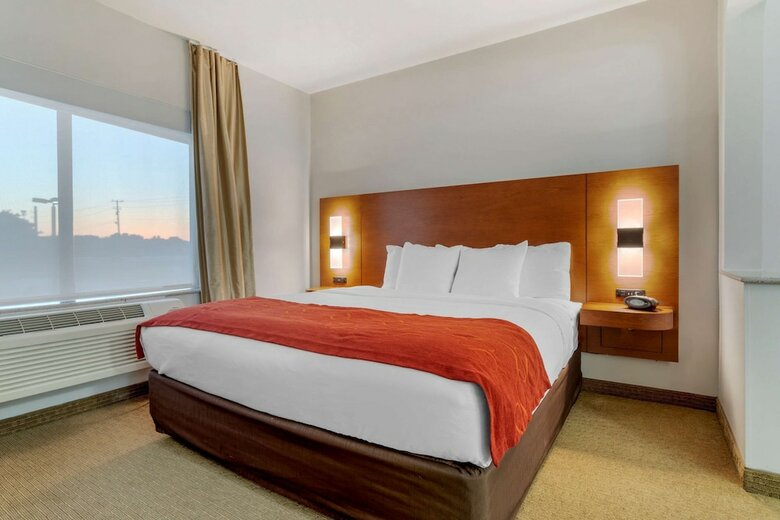 Hotel Comfort Suites