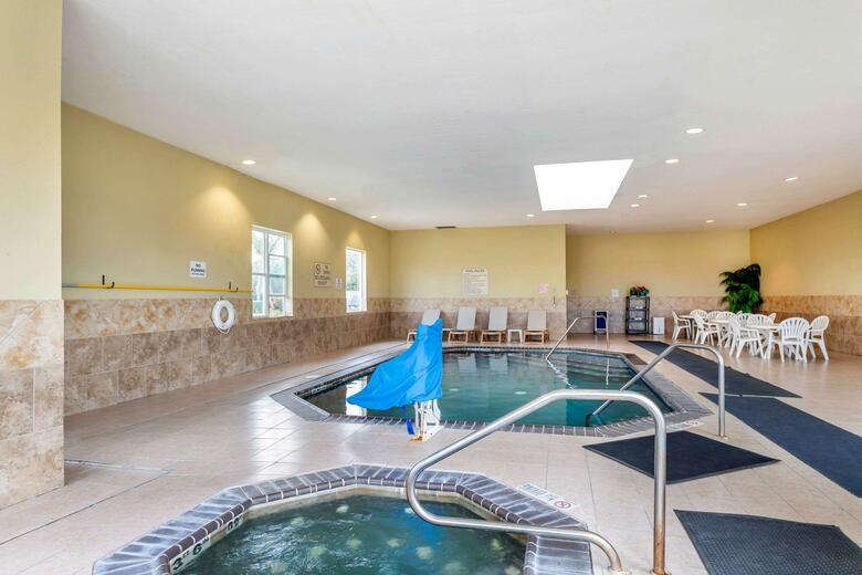 Hotel Quality Inn & Suites