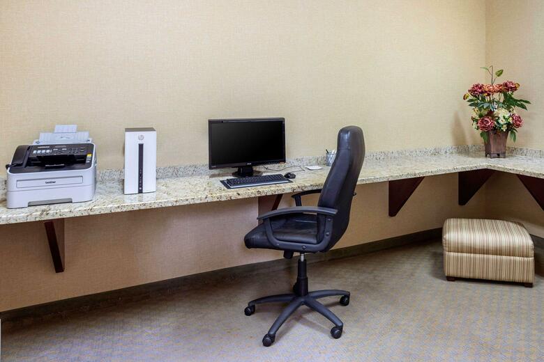 Hotel Quality Inn & Suites