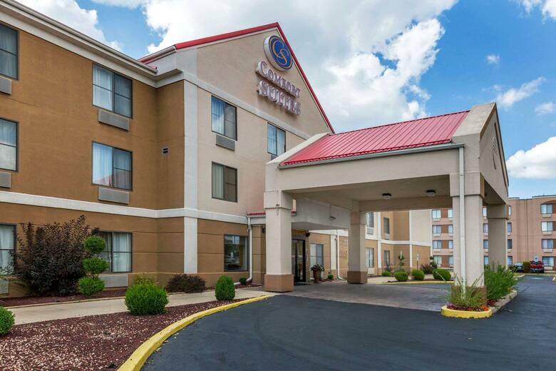 Hotel Comfort Suites Lansing