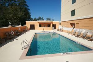 Hotel Comfort Suites