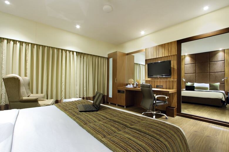 Hotel Express Towers