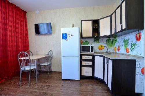 Apartamento Good Flat On Bratyev Kashirinykh 119