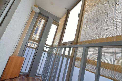 Apartamento Good Flat On Bratyev Kashirinykh 119