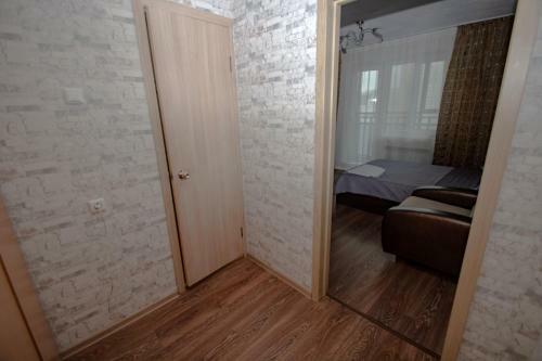 Apartment On Bratyev Kashirinykh 115