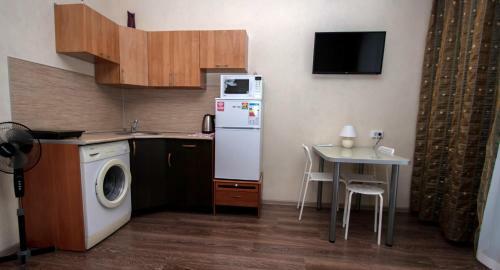 Apartment On Bratyev Kashirinykh 115
