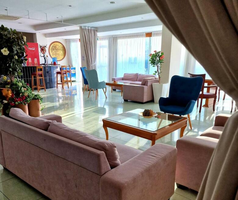 Moniatis Hotel