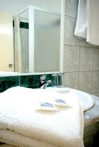 Poseidon Hotel And Apartments