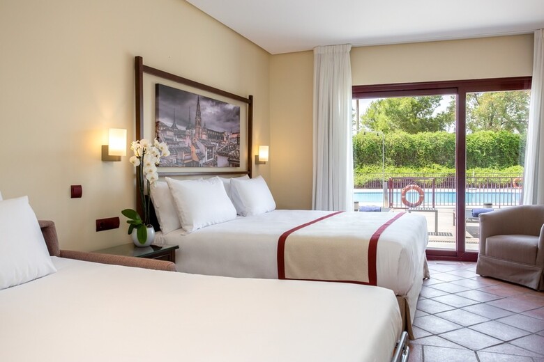 Hotel Exe Layos Golf